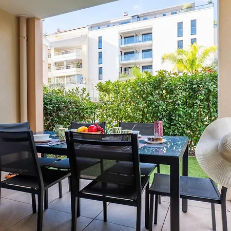 Palm - Swimming Pool - At Few Steps Cannes