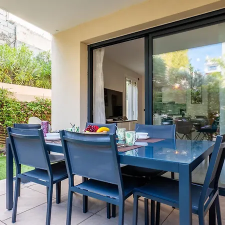 Palm - Swimming Pool - At Few Steps