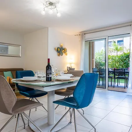 Palm - Swimming Pool - At Few Steps