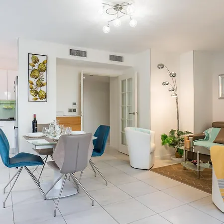 Palm - Swimming Pool - At Few Steps *