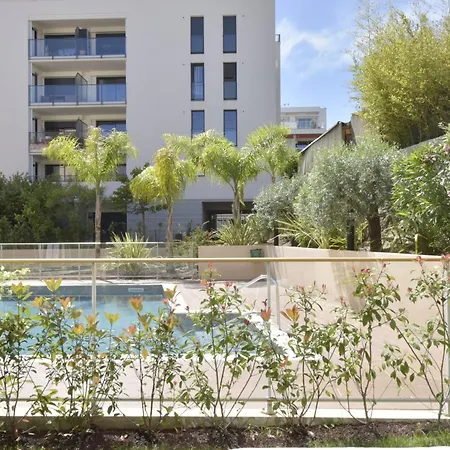 Palm - Swimming Pool - At Few Steps *